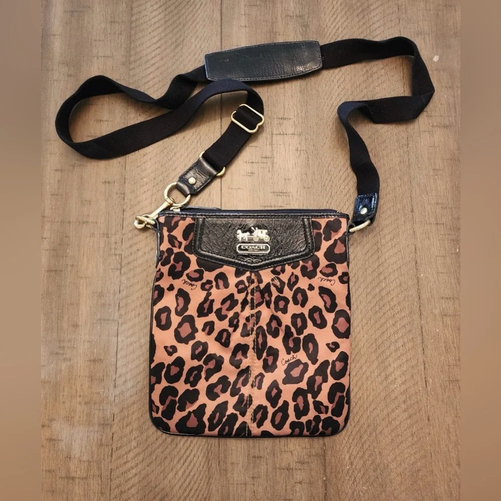 Coach leopard print Crossbody style purse - Picture 1 of 8